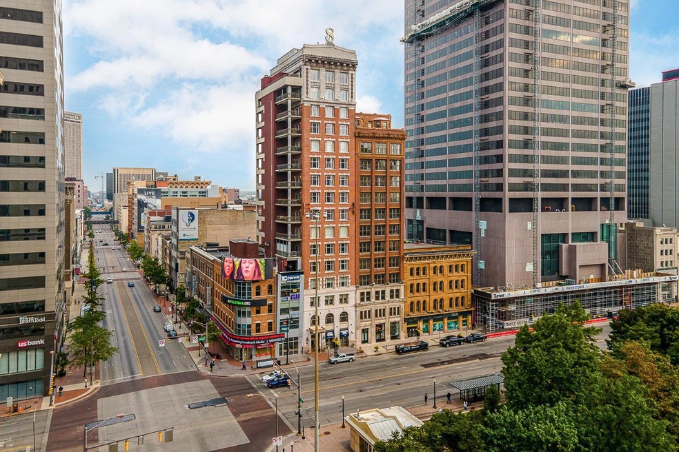 8 E Broad