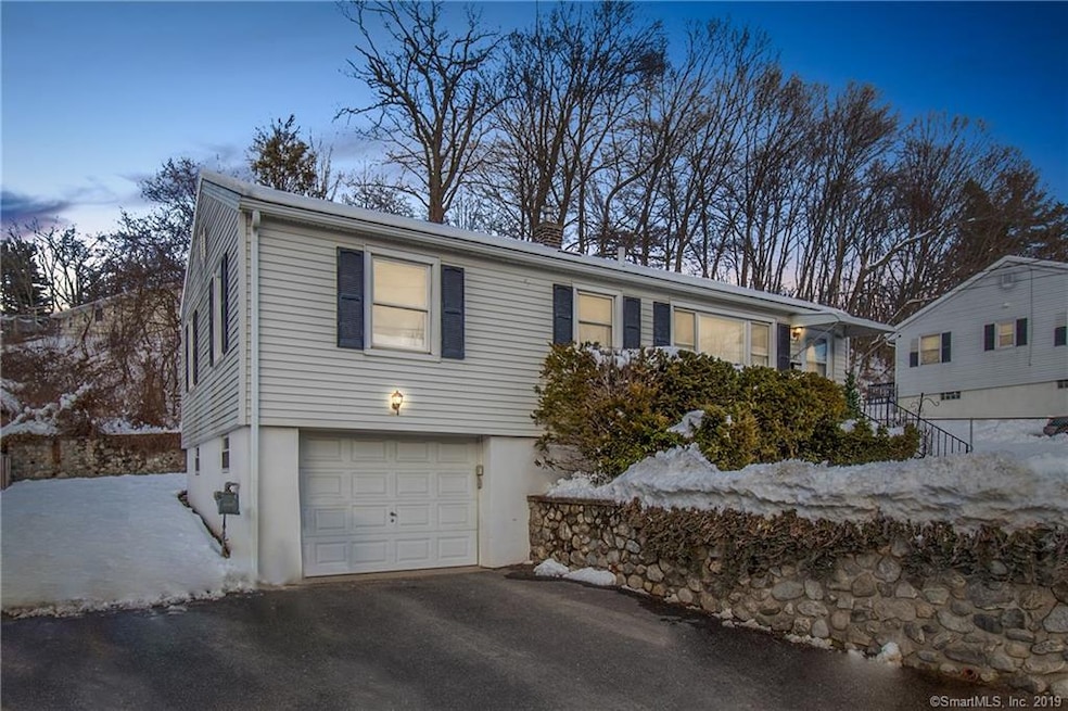 167 Pearl Lake Rd, Waterbury, CT 06706 - photo 1