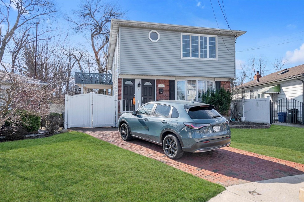 222-44 41st Rd unit 2, Flushing, NY 11361 - photo 1