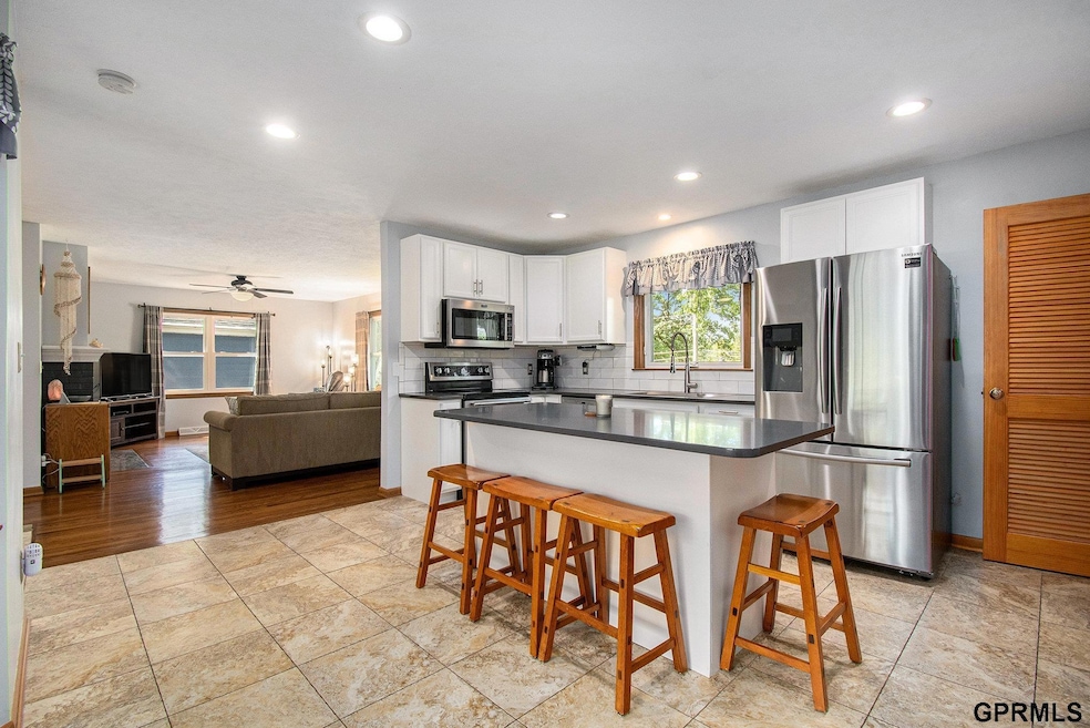 7752 Highland St, Omaha, NE 68127 - photo 1