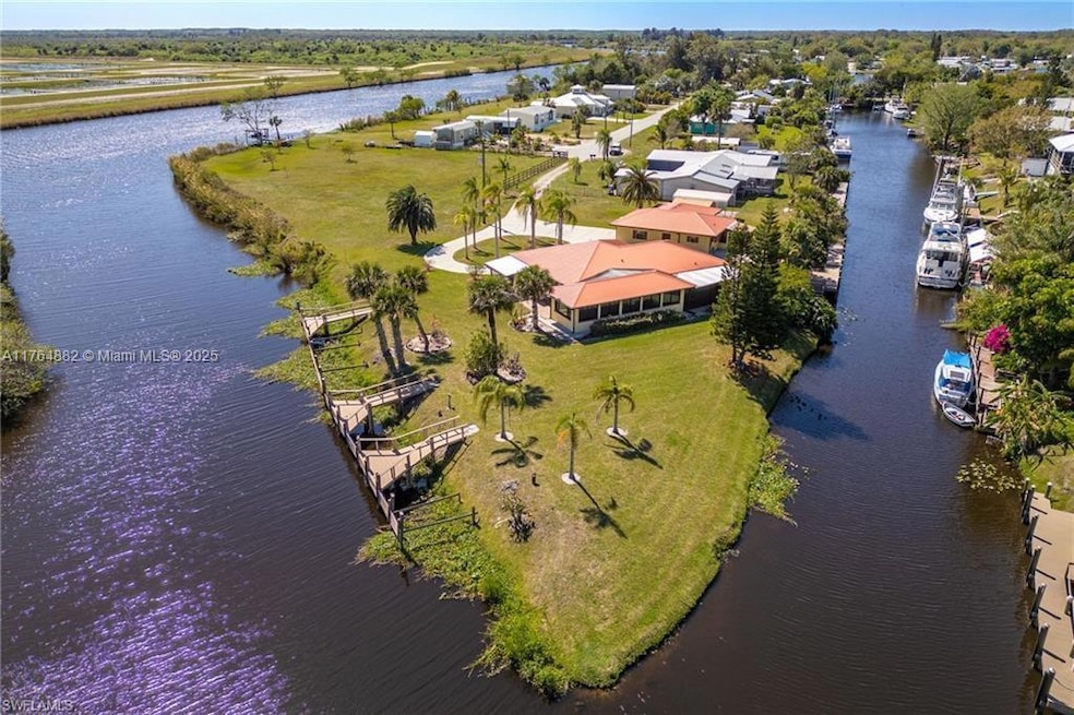 1107 E ANCHOR LNMOORE HAVEN, FL 33471