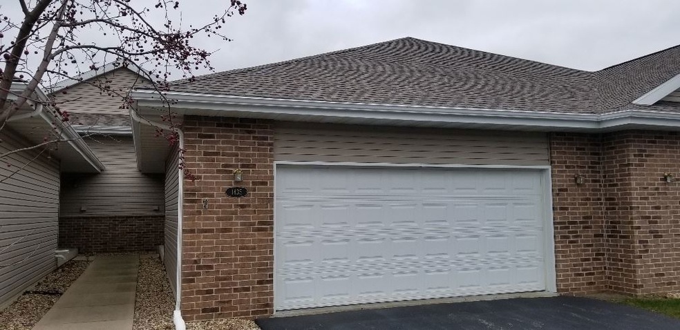 1435 Asbury Ln, Waterloo, IA 50701 - photo 1
