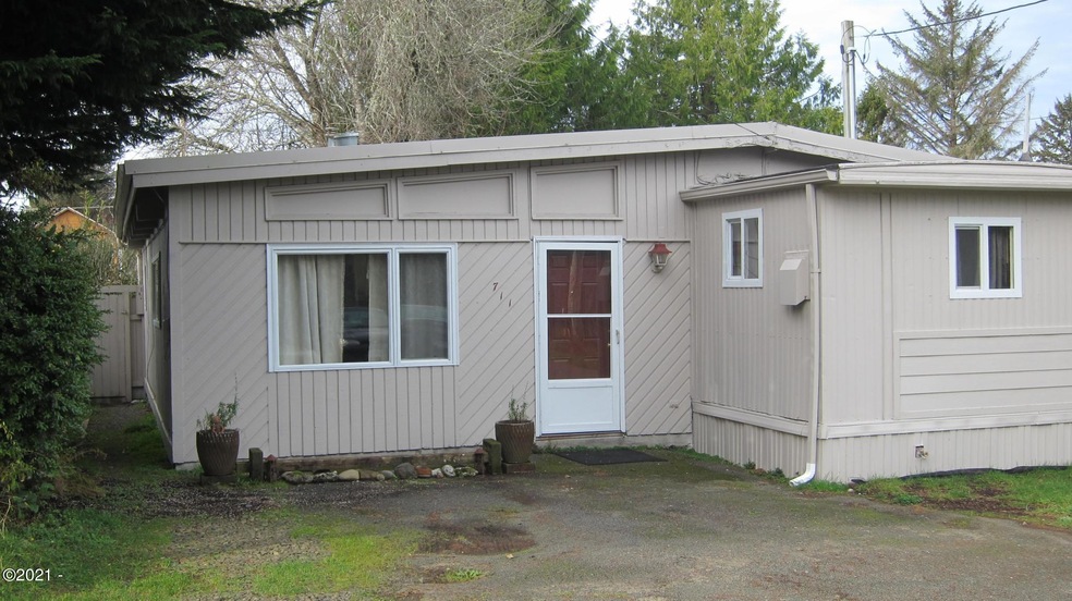 711 SE Reef Ave, Lincoln City, OR 97367 - photo 1
