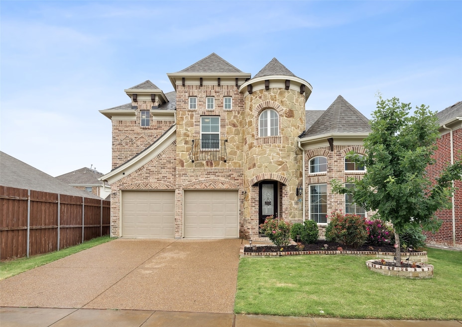 For Sale $589,000 • Co-Listing Agent