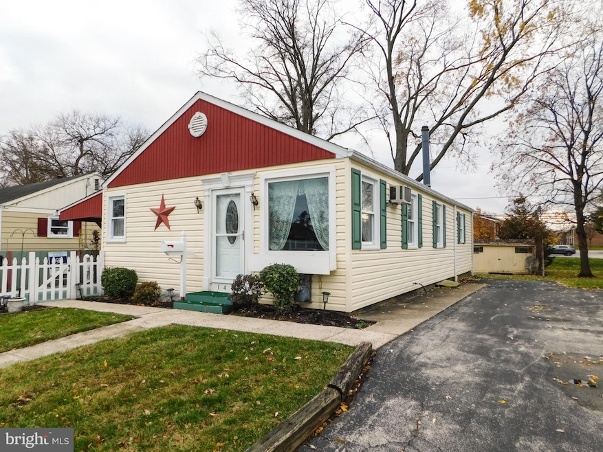 1448 W James St, Norristown, PA 19403 - photo 1