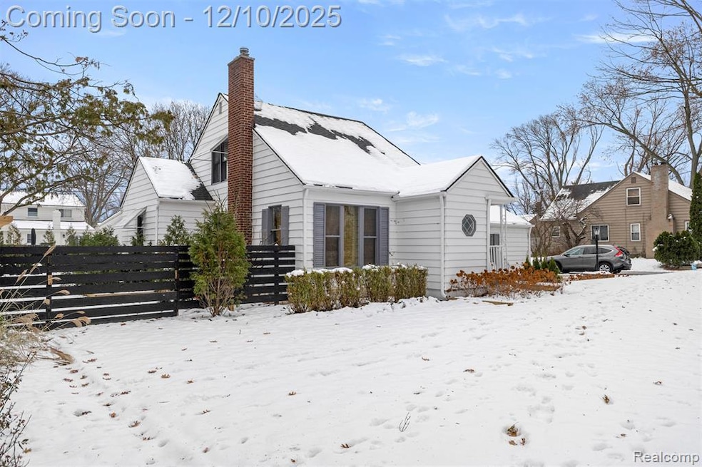 30706 Everett St, Southfield, MI 48076 - photo 1