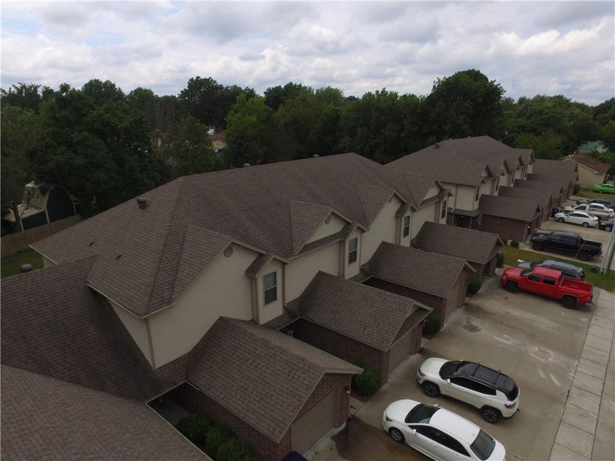 311 and 313 E Thurman St unit 1-5, Prairie Grove, AR 72753 - photo 1