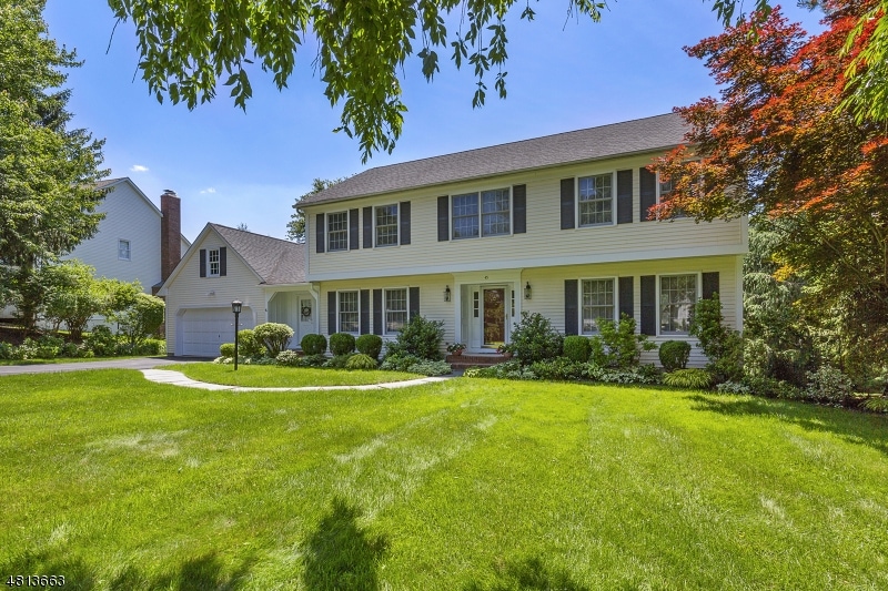 45 Devonshire Ln, Mendham, NJ 07945 - photo 1