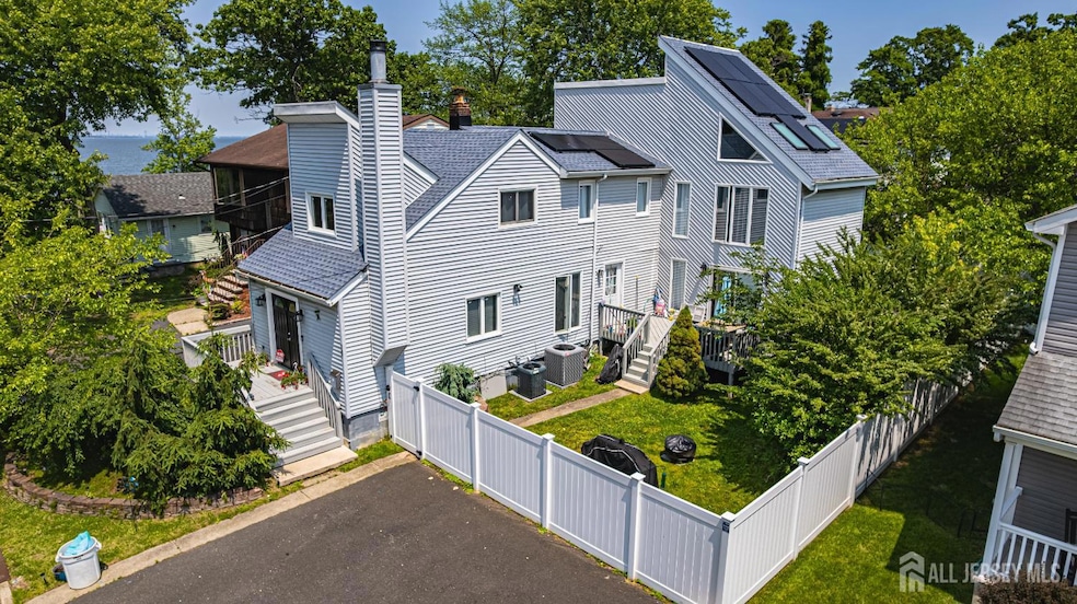 For Sale $670,000 • Co-Listing Agent