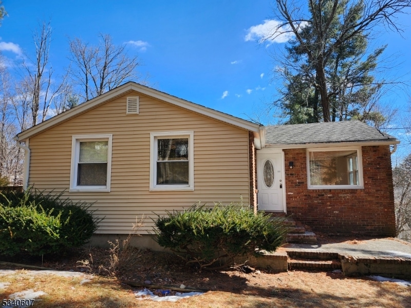 30 Hemlock Ln, West Milford, NJ 07480 - photo 1