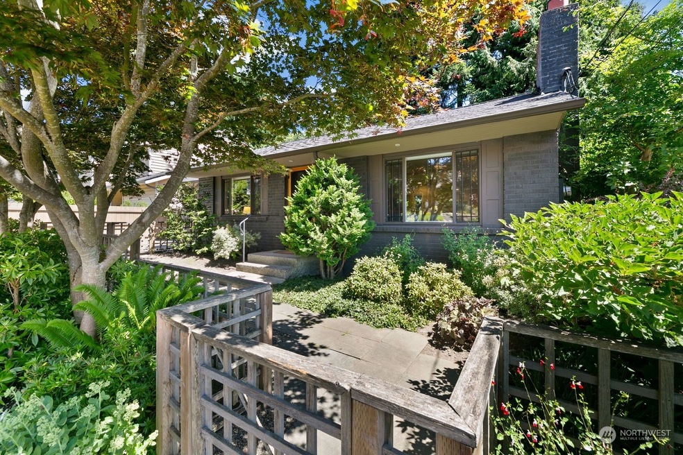 Sold $1,072,500 • Co-Listing Agent