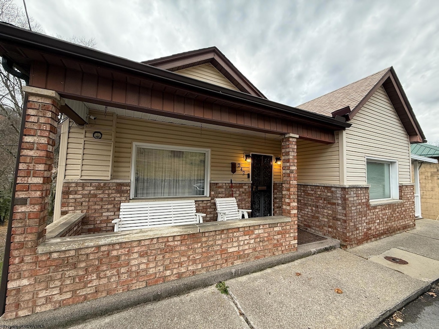 242 Grand St, Grafton, WV 26354 - photo 1