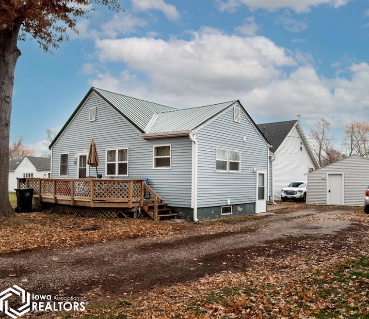 522 S Davis St, Ottumwa, IA 52501 - photo 1