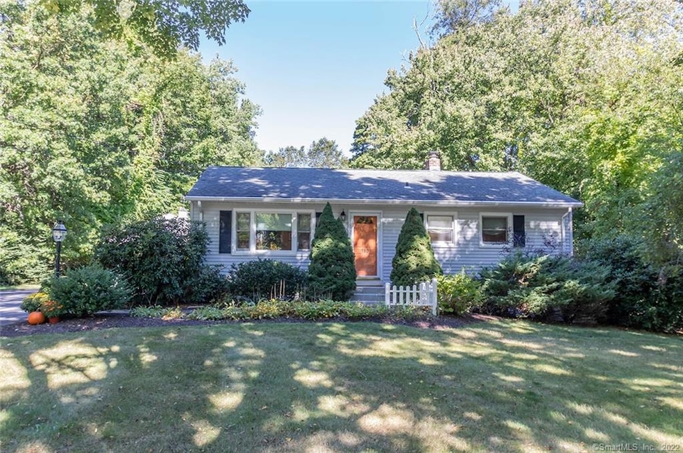 180 Putting Green Rd, Fairfield, CT 06825 - photo 1