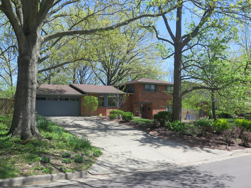 2605 Summit Road