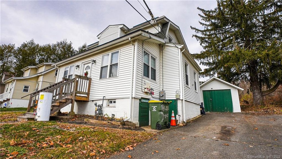 1422 Highland Ave, Waterbury, CT 06708 - photo 1