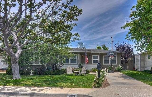 Curbside view of property ... great street appeal!