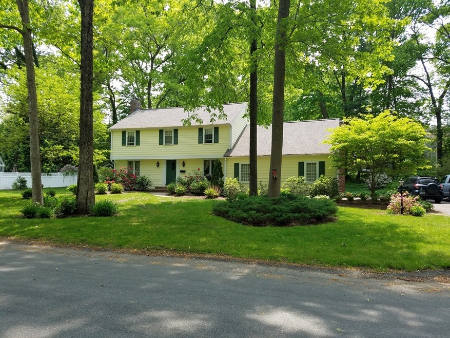 8 Stagecoach Rd, Hingham, MA 02043 - photo 1