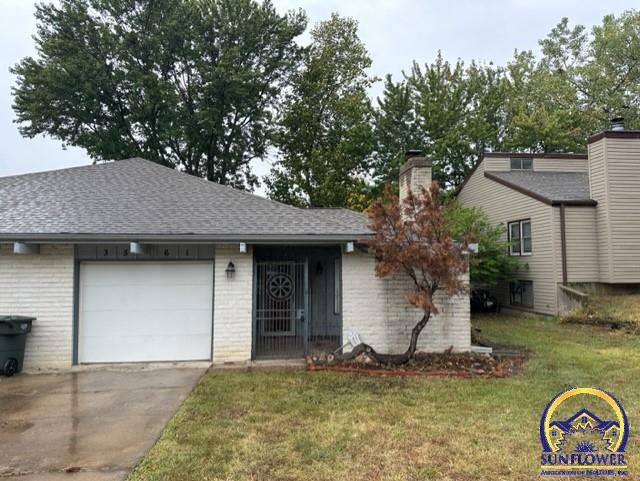 3561 SW Cambridge Ave, Topeka, KS 66614 - photo 1