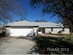 560 Whispering Oaks Dr, Copperas Cove, TX 76522 - photo 1