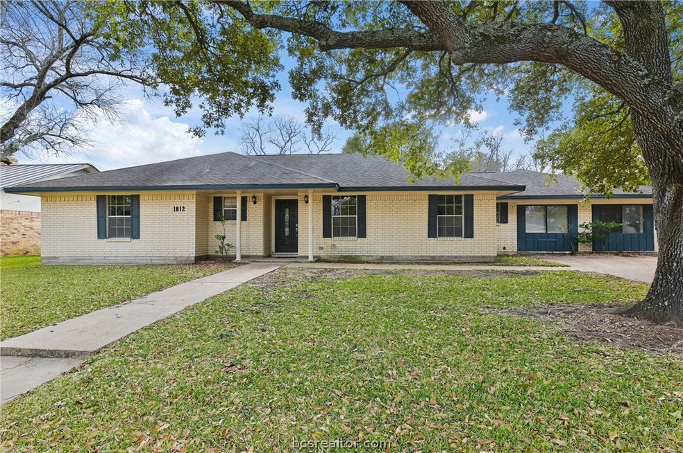 1812 Hondo Dr, College Station, TX 77840 - photo 1