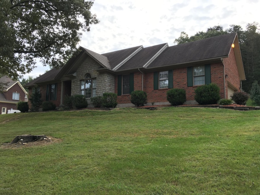 526 E Oak St, Lebanon Junction, KY 40150 - photo 1