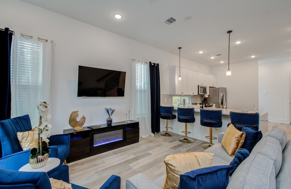 For Rent $2,595/month