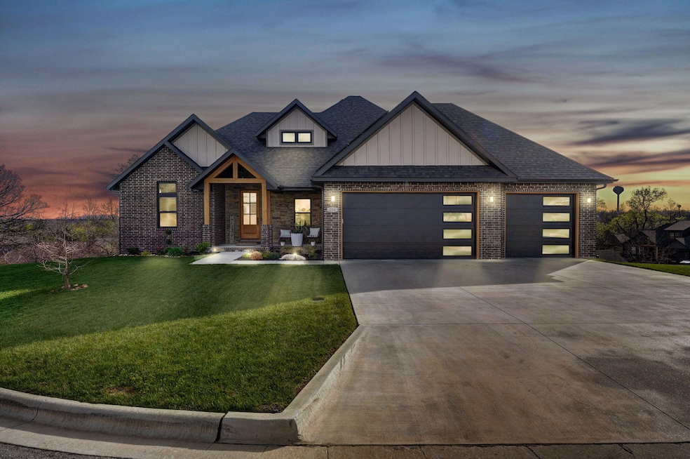 204 N Blarney Ct-Twiglight
