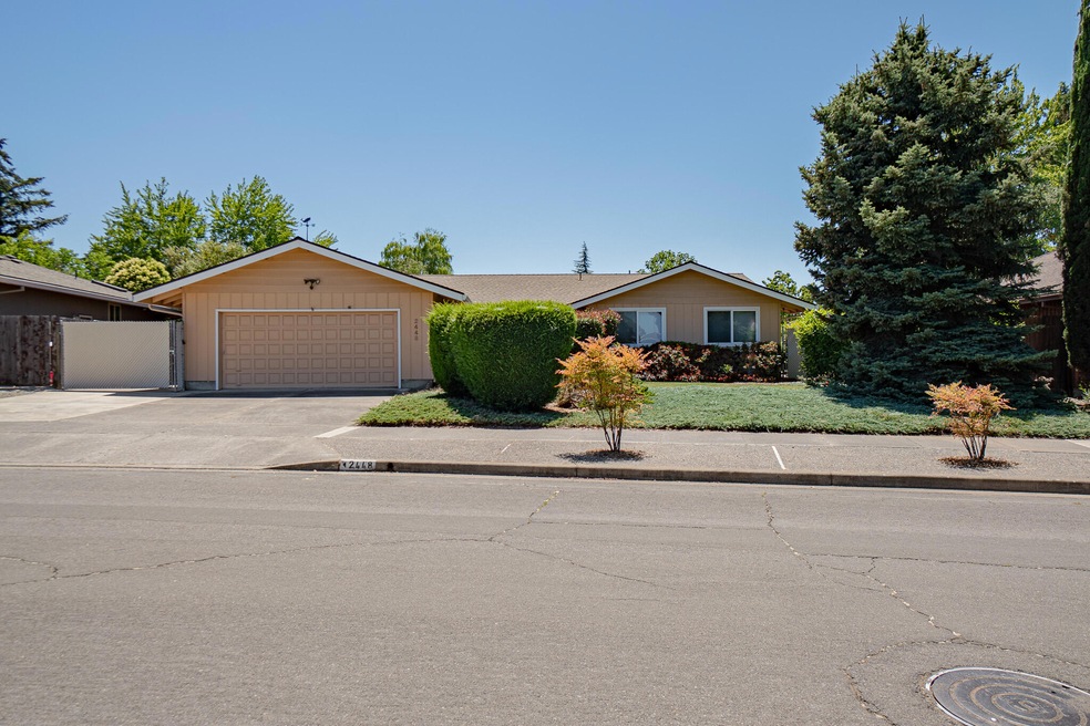2448 Amaryllis St, Medford, OR 97504 - photo 1