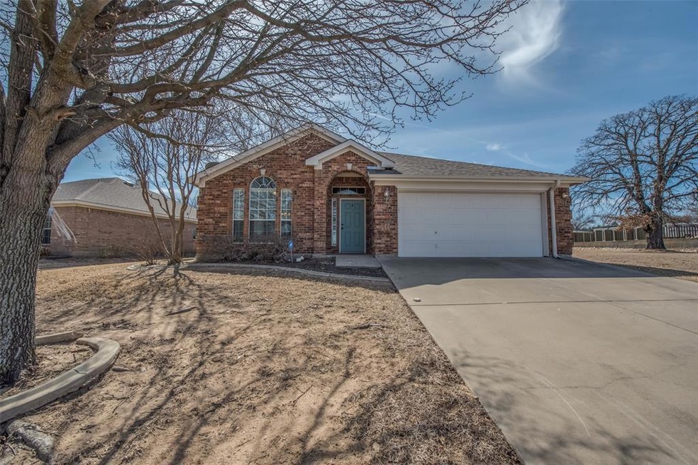 211 Sweetwater Dr, Weatherford, TX 76086 - photo 1