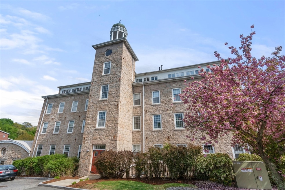 For Sale $399,000 • Co-Listing Agent