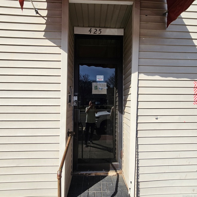 411 N Main St unit 7, Bristol, CT 06010 - photo 1