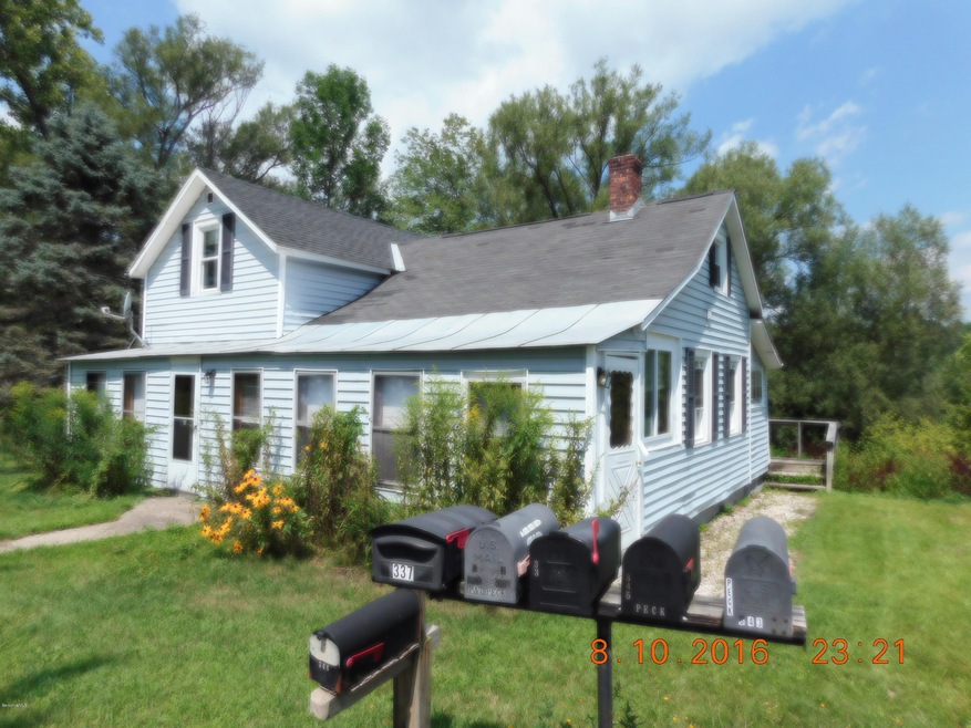 346 Cross Rd, Clarksburg, MA 01247 - photo 1