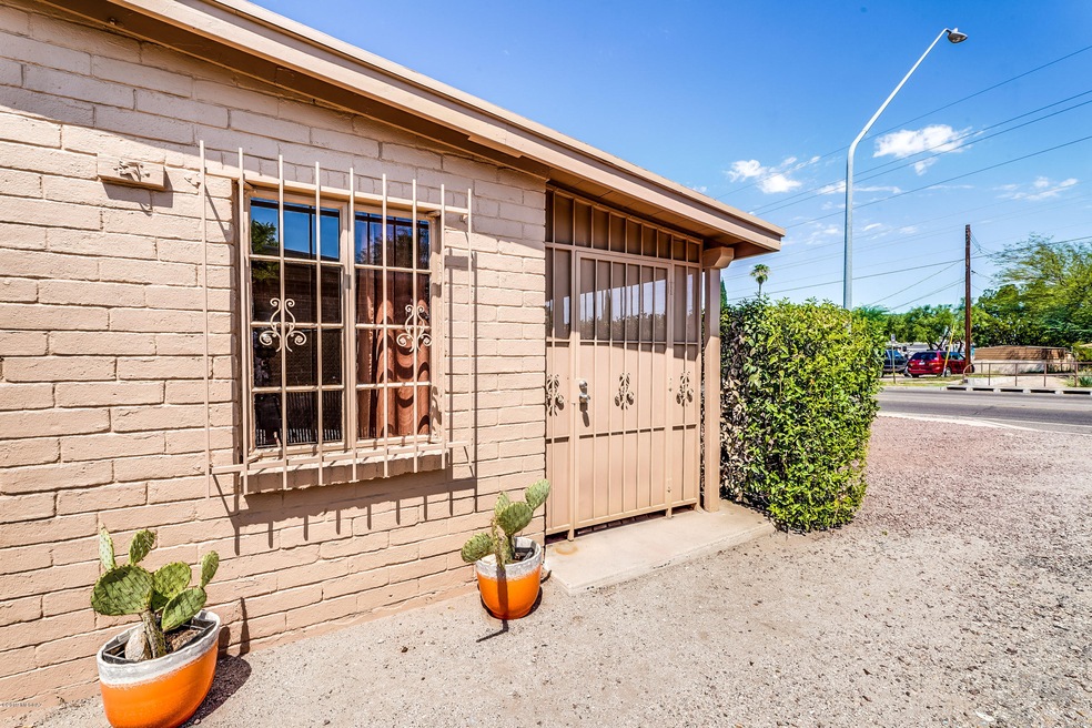 U1_porch_enterance