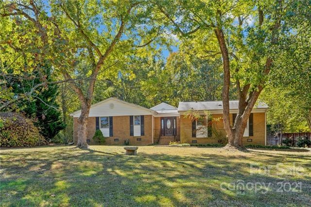 Welcome to 5525 Truewood Dr., Mint Hill.  Nice Brick Home in Great Location!