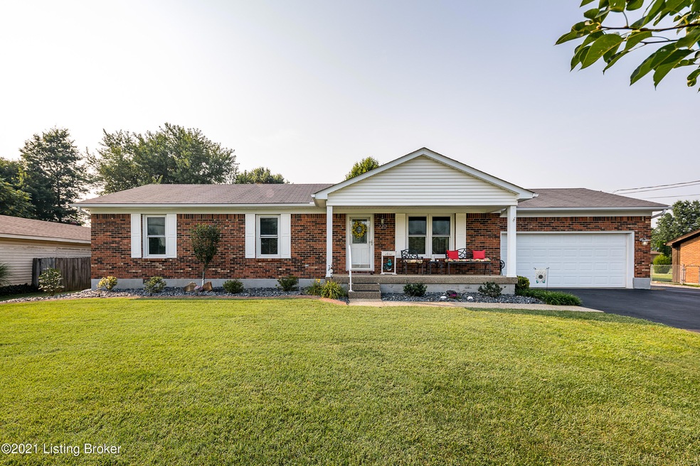 270 Harrison Cir, Mount Washington, KY 40047 - photo 1