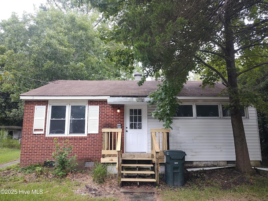 1201 Simmons St, New Bern, NC 28560 - photo 1