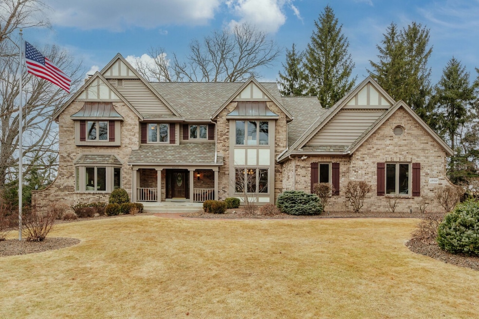 19510 Buckingham Place, Brookfield, WI 53045 - photo 1