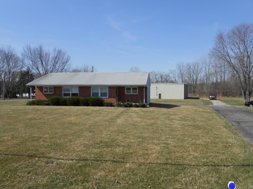 2665 N Court St, Circleville, OH 43113 - photo 1