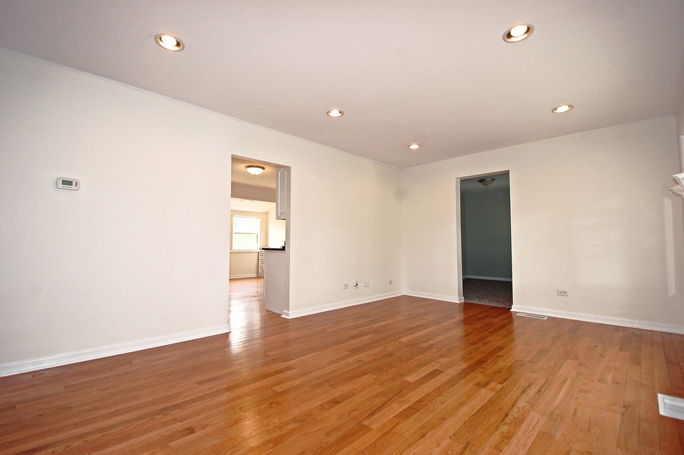 Sold $300,000 • Co-Listing Agent