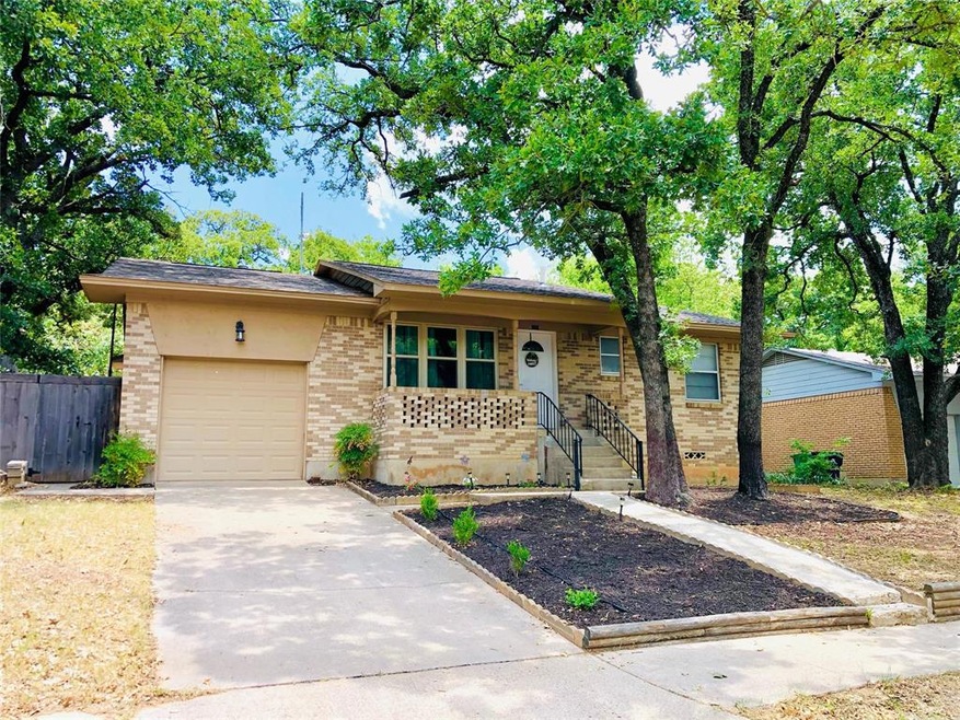 2015 Mercedes Rd, Denton, TX 76205 - photo 1