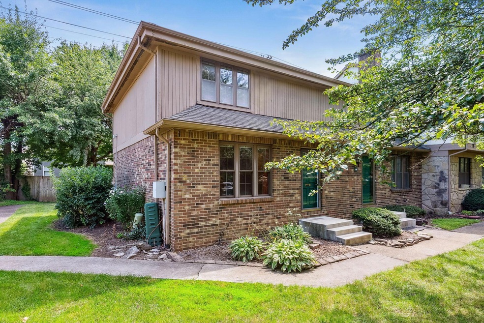 18-web-or-mls-136-stornoway-dr-e