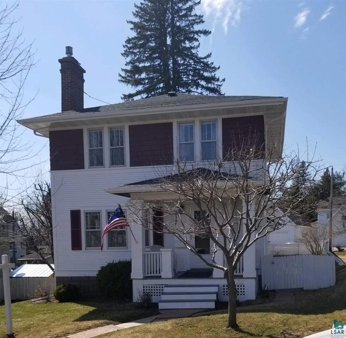 817 Grandview Ave, Duluth, MN 55812 - photo 1