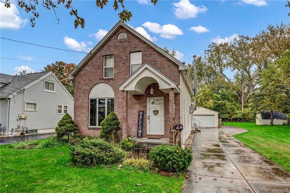 373 E Stenzil St, North Tonawanda, NY 14120 - photo 1