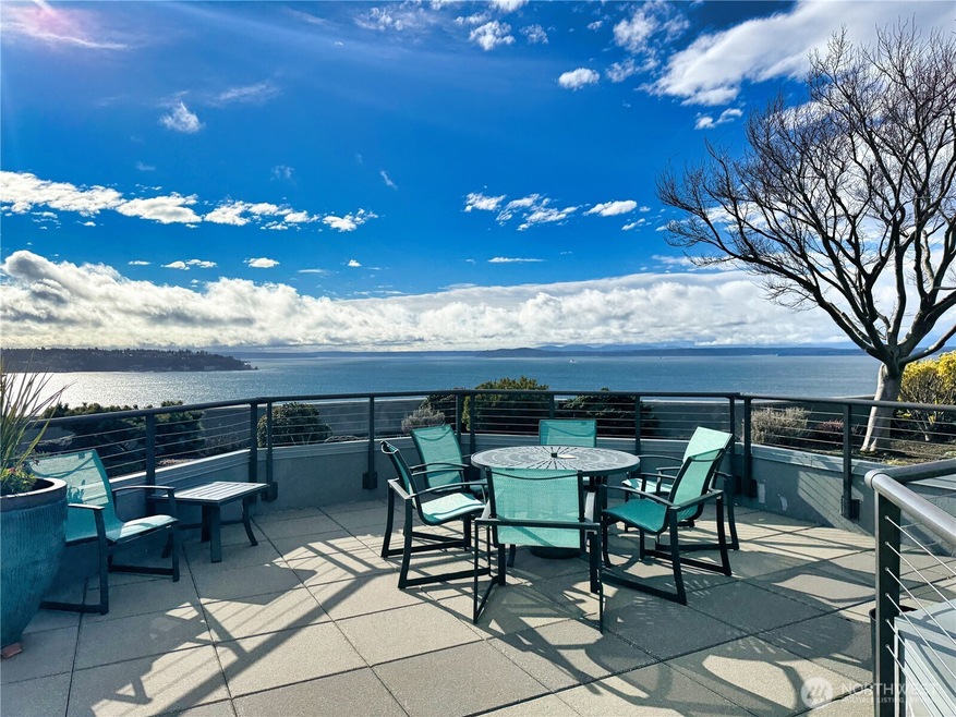 Spectacular 270-degree views from the rooftop garden with BBQ for dining at sunset.
