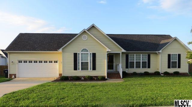 3011 Hereford Ln, Dallas, NC 28034 - photo 1