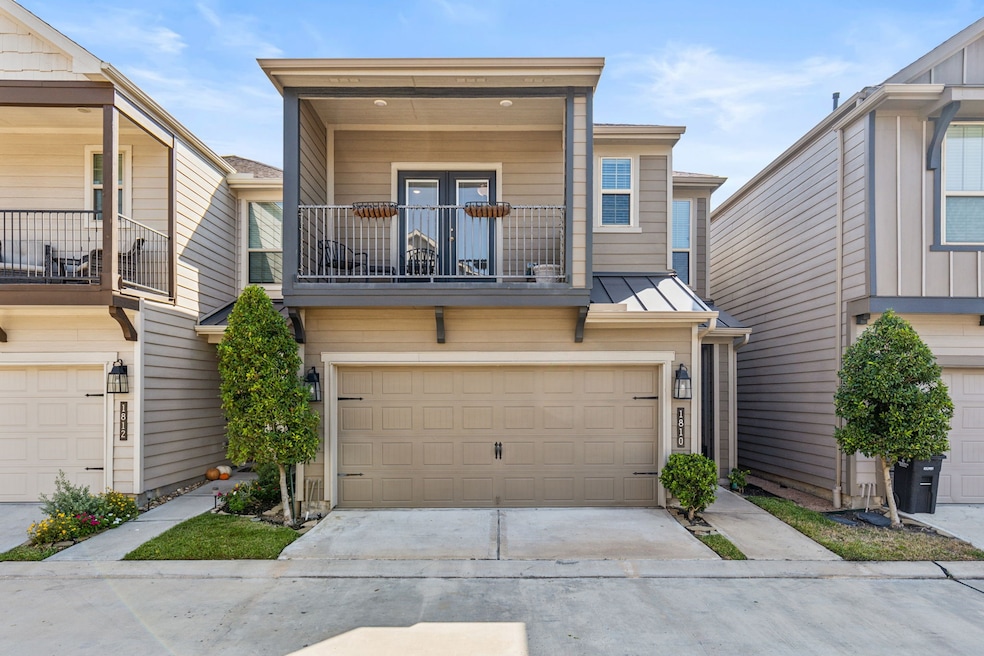 Welcome to 1810 Agoura Hills Drive!