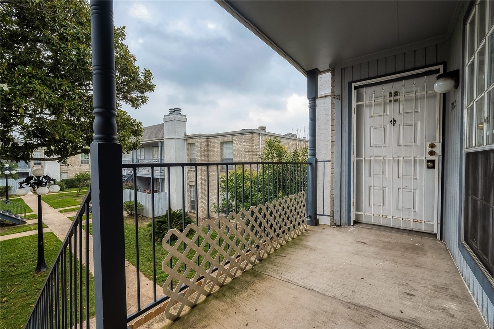Welcome to 6606 De Moss Dr #1212!