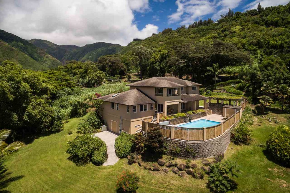 Just 10 Minutes to Wailuku & Kahului. Yet a World 