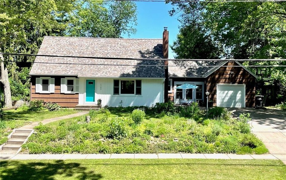  Lovely 4 BR / 2 Bath E Menomonie home in the desi